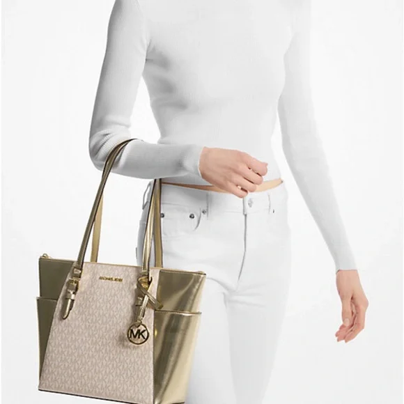 $25 Dollar ENTRY- with 🎁 for 💥$448 NEW- Michael Kors Gold - ONLY 25 entries!💥 - Picture 3 of 16